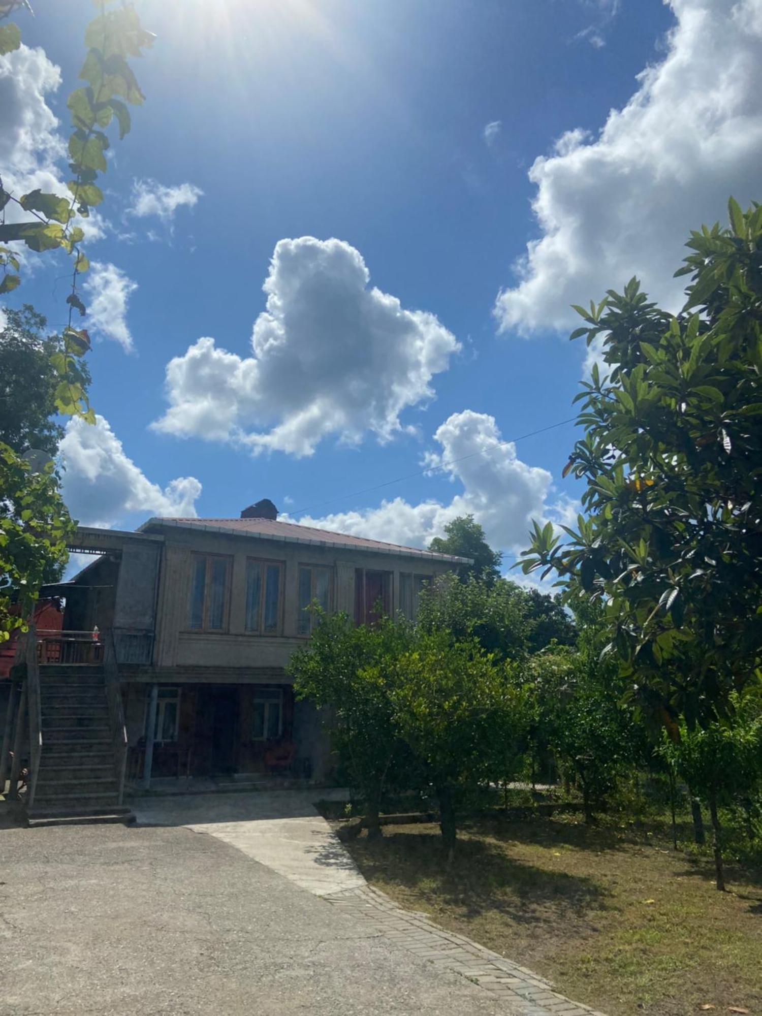Dea Hotel Zugdidi Bagian luar foto