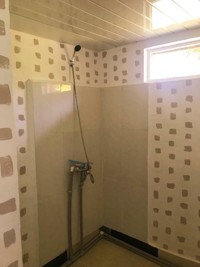 Dea Hotel Zugdidi Bagian luar foto