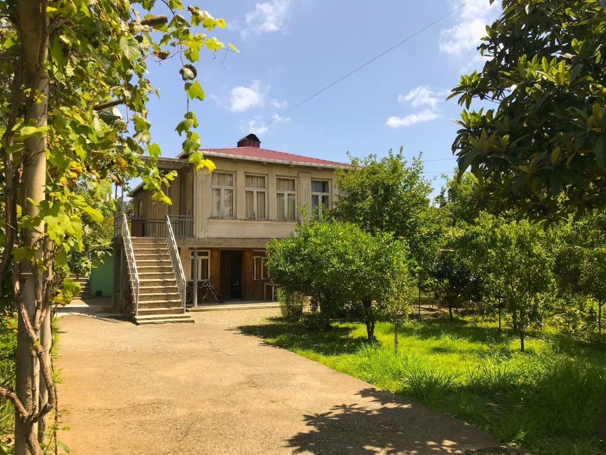 Dea Hotel Zugdidi Bagian luar foto
