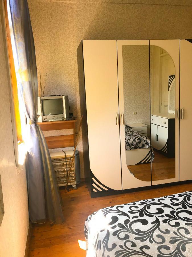 Dea Hotel Zugdidi Bagian luar foto